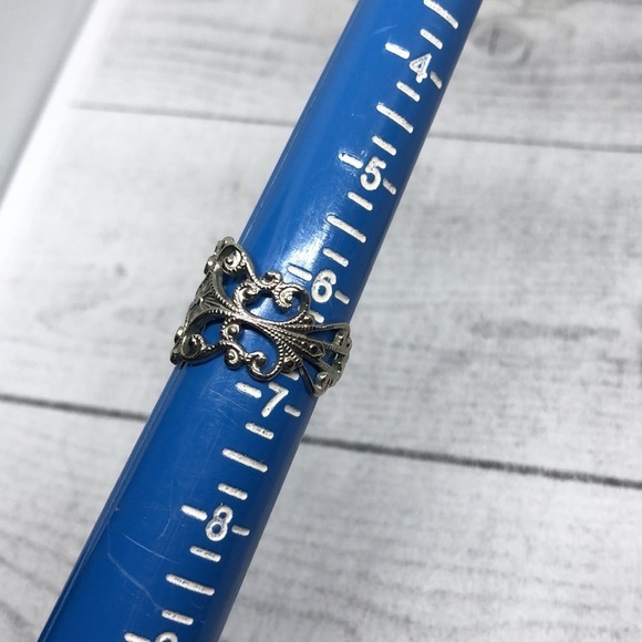 Artisan style Victorian-romantic vibes costume statement dressy cuff rings. - Picture 5 of 6